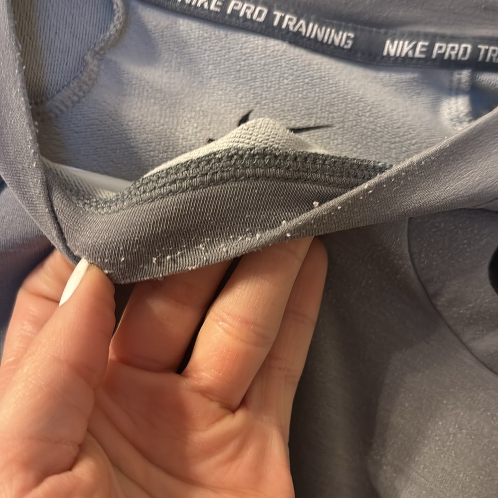 Nike Pro Training Gray Basic Shirt Size Medium - image 3